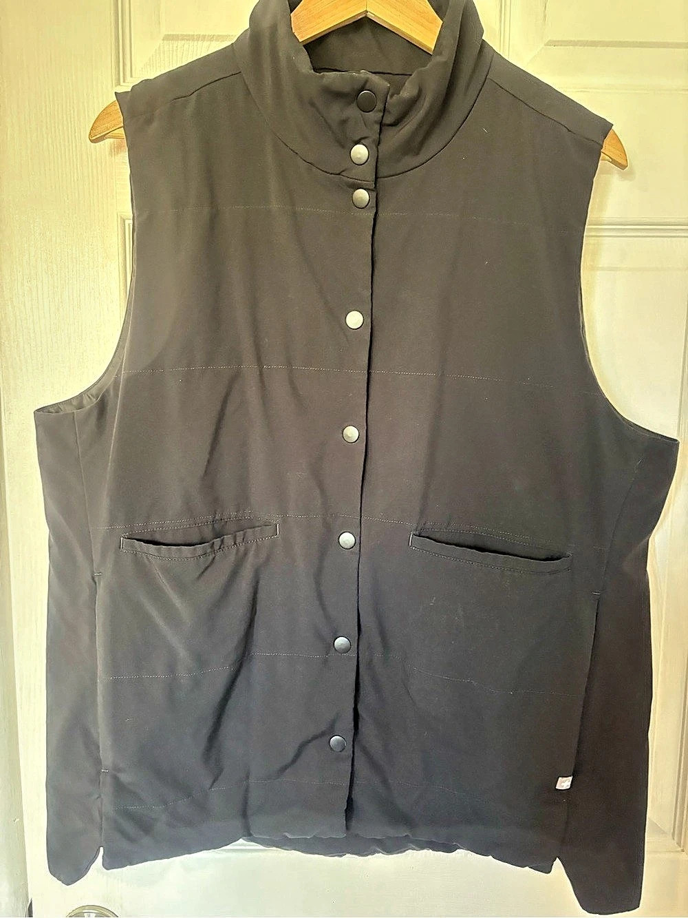 FIGS Vest Black Vest Size XL